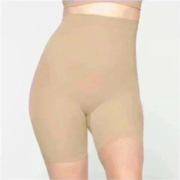 NEW Skims High Waist Seamless Sculpt Mid Thigh Shorts ~ XL - Picture 1 of 8